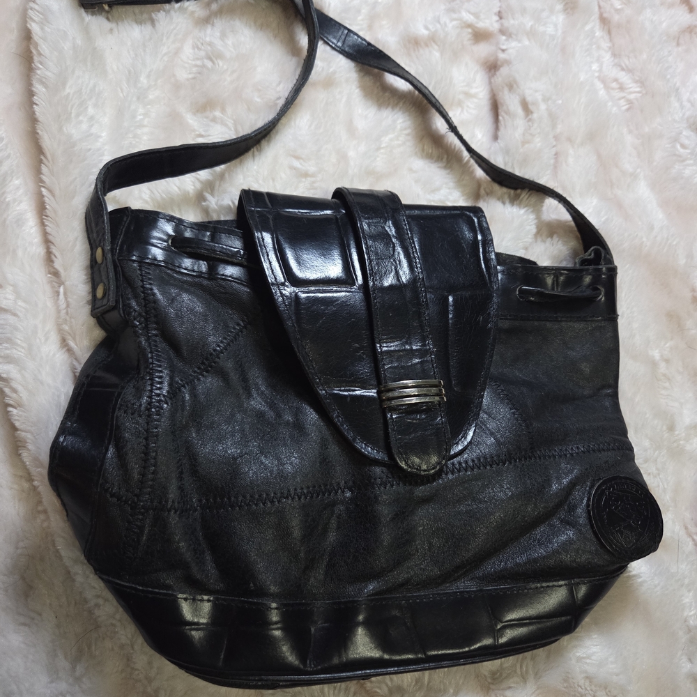 Veneto Vintage Made In Italy Black Leather Shoulder Bag Authentic Crossbody